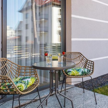 Apartment With Parking 500 M From The Sea By Noclegi Renters Мендзиводзе Екстер'єр фото