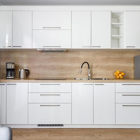 Apartment With Parking 500 M From The Sea By Noclegi Renters Мендзиводзе Екстер'єр фото