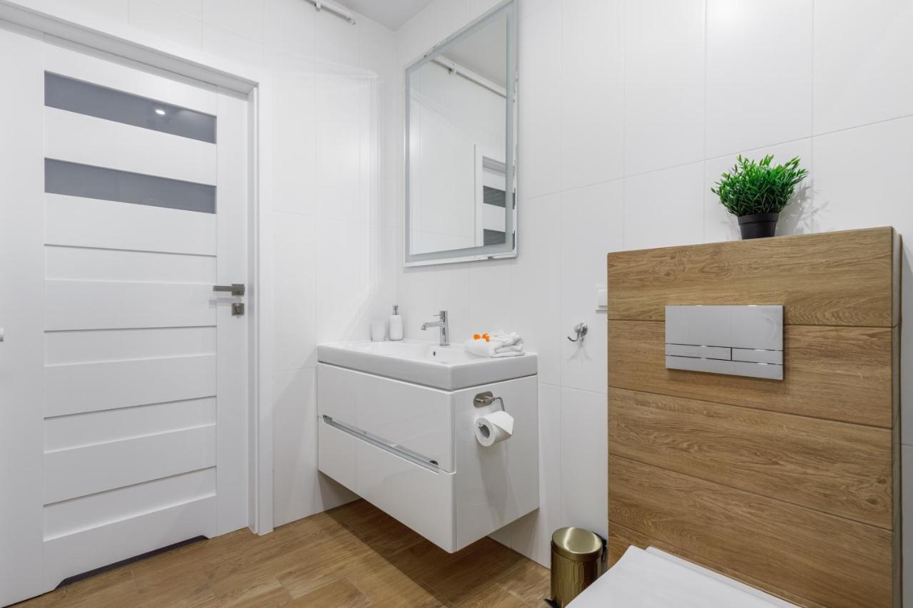 Apartment With Parking 500 M From The Sea By Noclegi Renters Мендзиводзе Екстер'єр фото