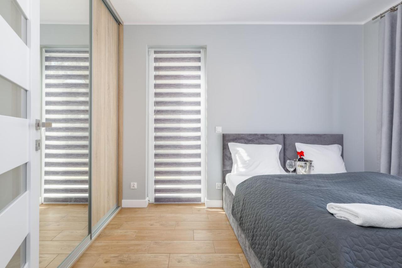 Apartment With Parking 500 M From The Sea By Noclegi Renters Мендзиводзе Екстер'єр фото